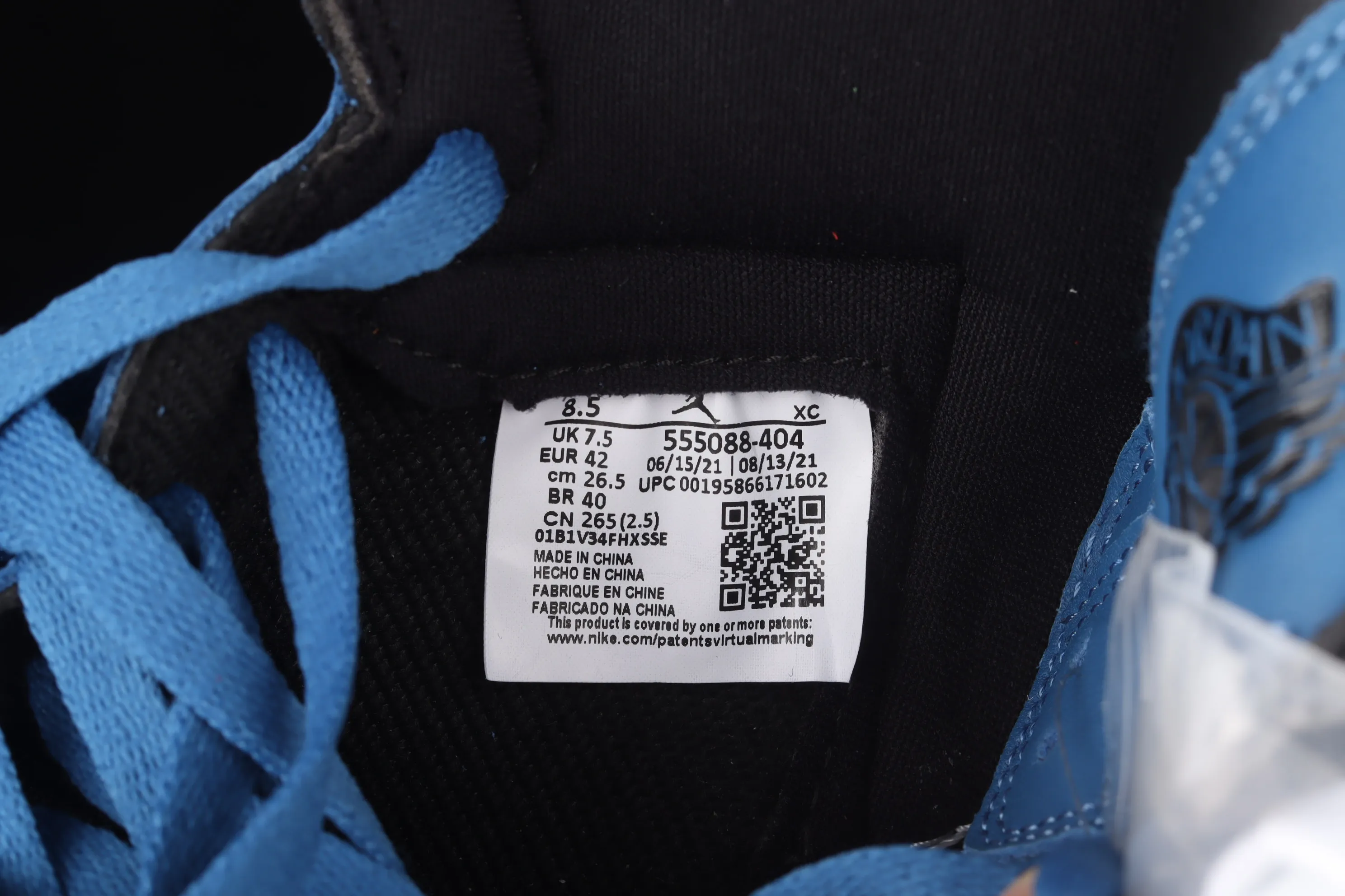 All categories Air Jordan Jordan series basketball shoes Air Jordan 1 High L version Air Jordan AJ1 High Retro AJ1 Joe 1 Royal Blue 2.0 high-top basketball shoes 555088-404